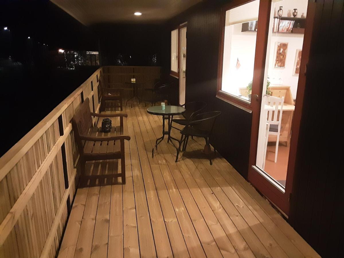 OstervraTjornely住宿加早餐旅馆 外观 照片